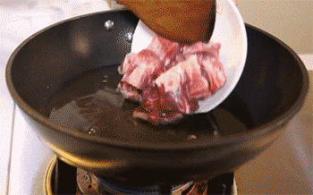 【莲藕排骨汤】焯水