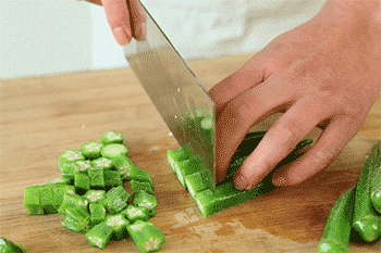 【秋葵炒腊肉】秋葵