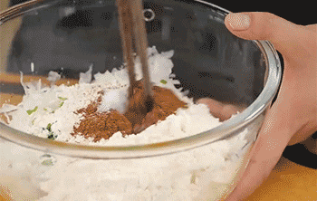 【萝卜丸子】拌匀