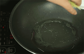 【手撕杏鲍菇】炒姜蒜