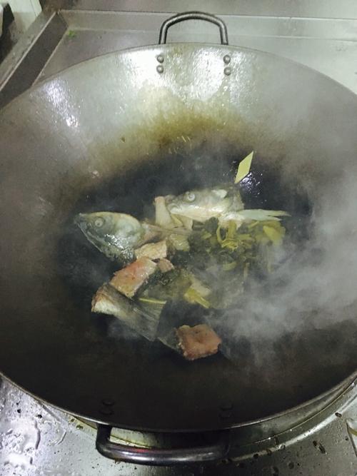 【老坛酸菜片片鱼】