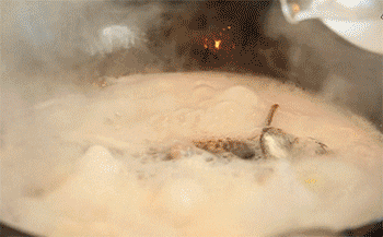 【鲫鱼豆腐汤】加白醋