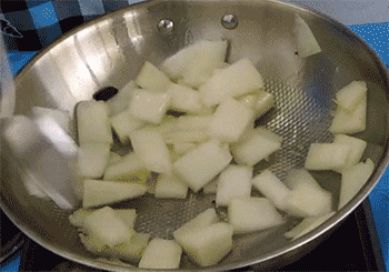 【清炒冬瓜】翻炒