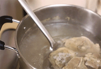 【秘制羊蝎子】捞出