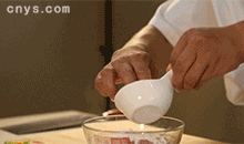 【菠萝咕咾肉】撒淀粉