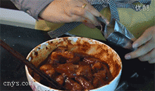 【粉蒸肉】加入调料