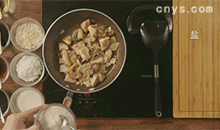 【红烧鱼】加入盐