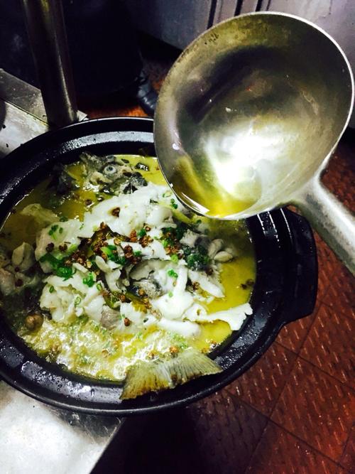 【老坛酸菜片片鱼】