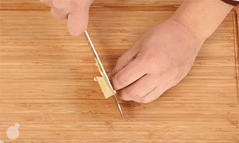 【清炒虾仁】切姜