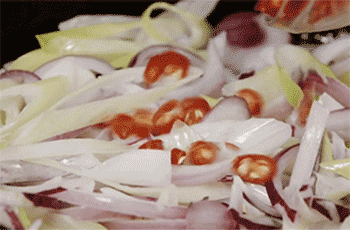 【三葱焗鲍鱼】下辣椒