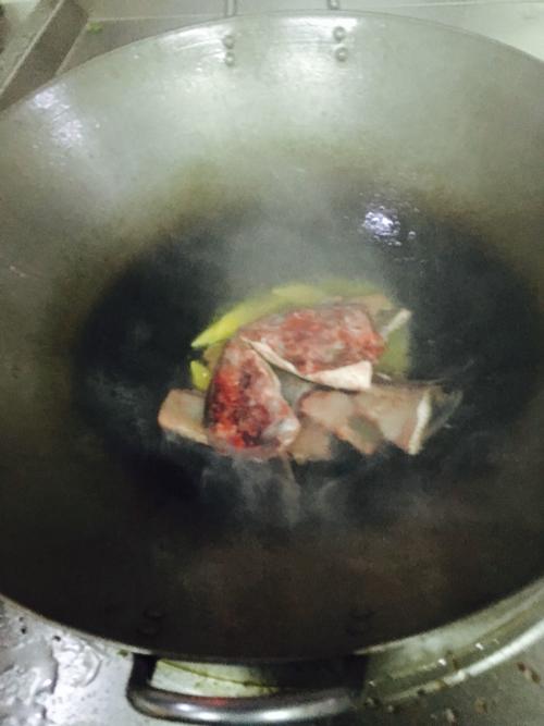 【老坛酸菜片片鱼】