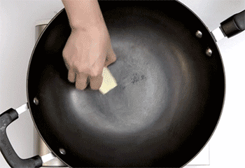 【鲫鱼豆腐汤】热锅