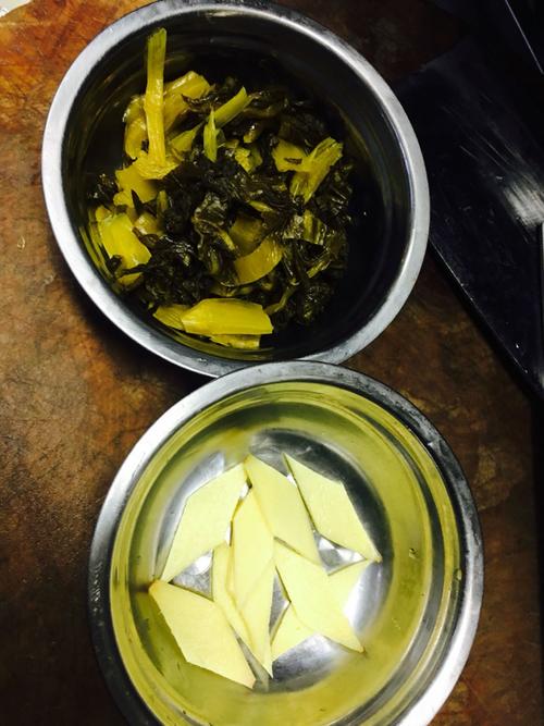 【老坛酸菜片片鱼】