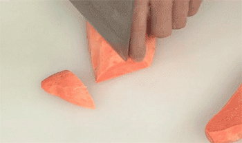 【拔丝红薯】切红薯
