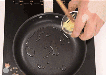 【清炒虾仁】加姜丝