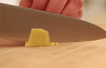 【秘制羊蝎子】切姜