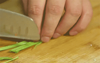 【家常豆腐】切葱姜蒜