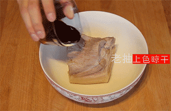 【梅干菜扣肉】肉上色