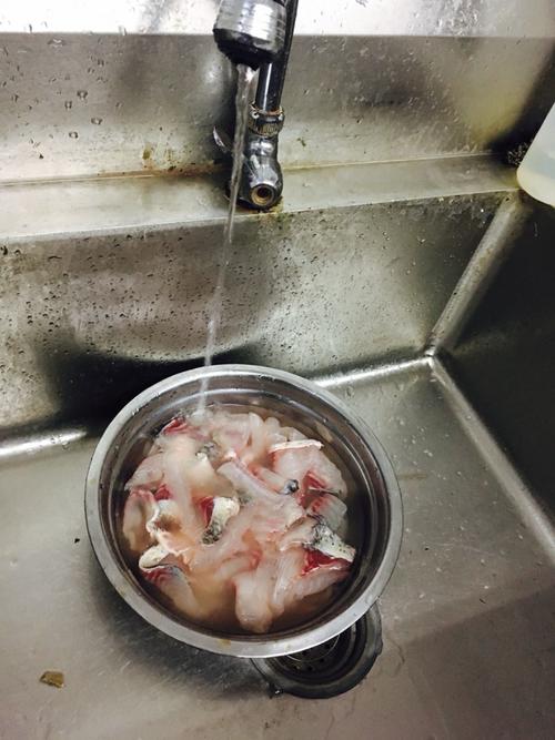 【老坛酸菜片片鱼】