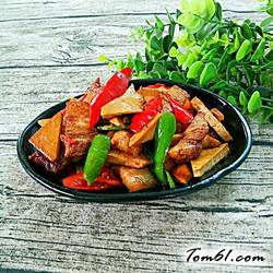 五花肉炒香干的做法