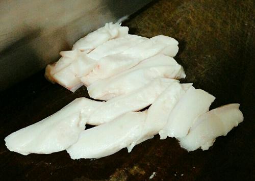 【肥肉爆炒青椒酸笋】