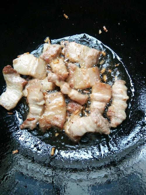 【五花肉炒香干】