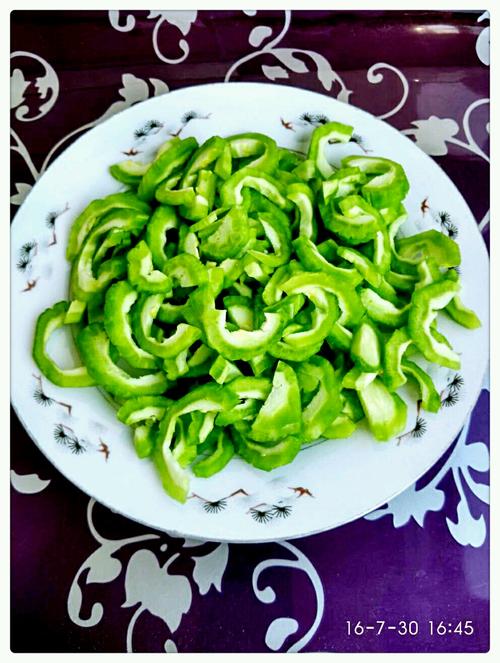 【苦瓜炒鸡蛋】