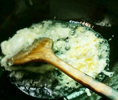 【芹菜鸡蛋炒粉】