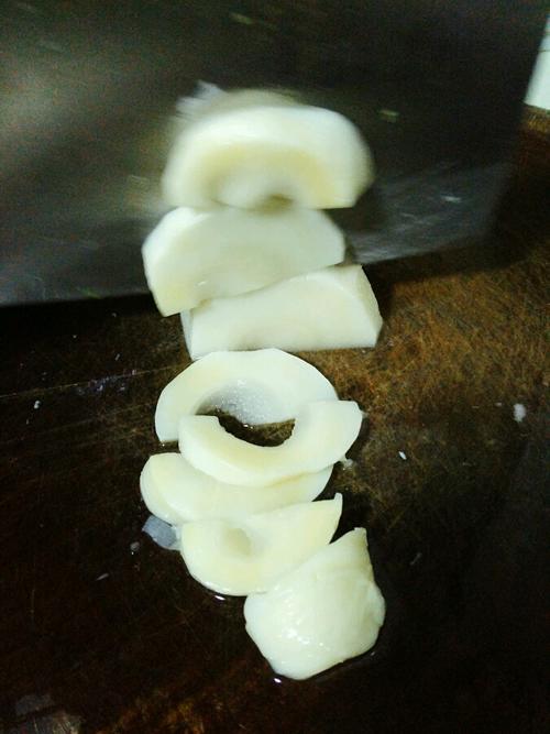 【肥肉爆炒青椒酸笋】