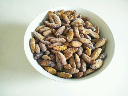 【香辣开边蚕蛹】