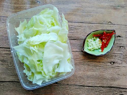 【手撕卷心菜】