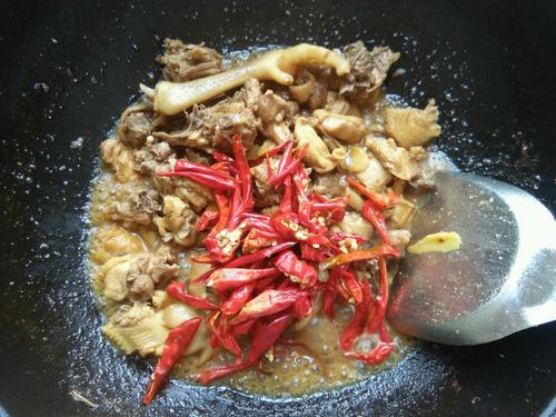 【香辣啤酒鸡】