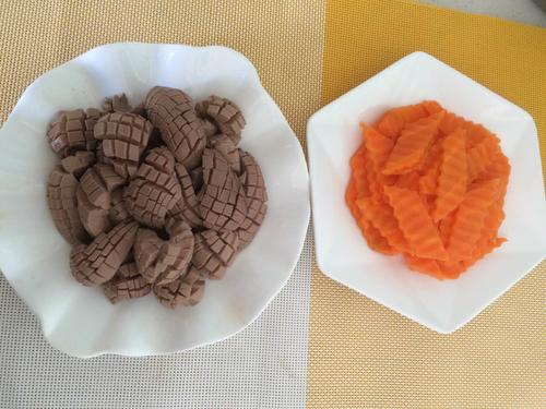 【胡萝卜炒腰花】