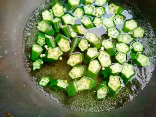 【秋葵炒虾仁】