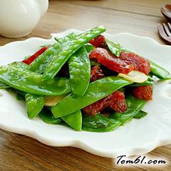 荷兰豆炒腊肠的做法2