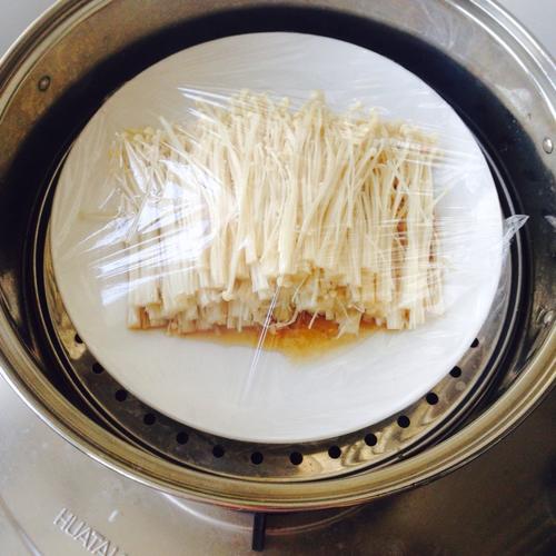 【油泼金针菇】