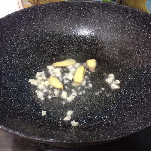 【香辣基围虾】