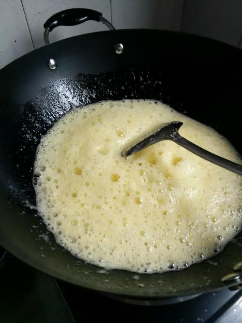 【咸蛋黄溜丝瓜】