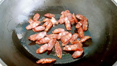 【荷兰豆炒腊肠】