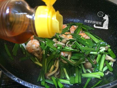 【蚝油蟹味菇韭菜炒虾仁】