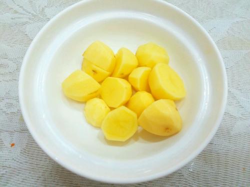 【彩椒土豆烧排骨】