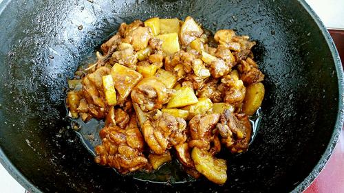 【红烧土豆鸡块】