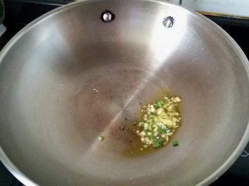 【孜然牙签牛肉】