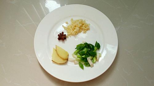 【红烧土豆鸡块】