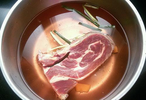 【孜然牙签牛肉】