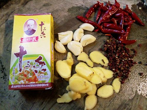 【吮指回味十三香啤酒小龙虾】