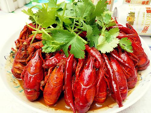 【吮指回味十三香啤酒小龙虾】