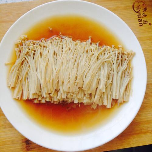 【油泼金针菇】