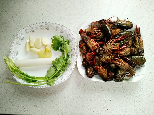 【酱爆小龙虾】