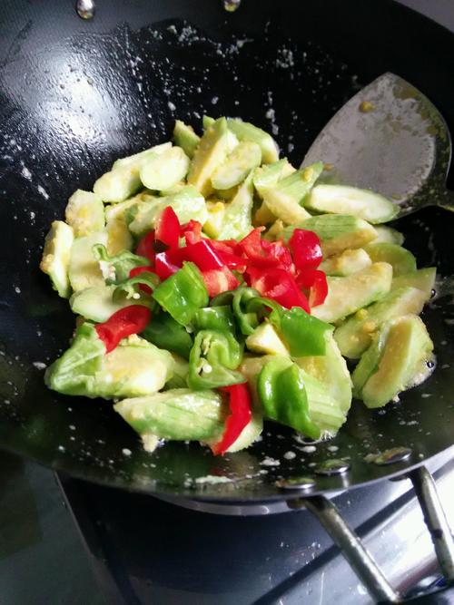 【咸蛋黄溜丝瓜】